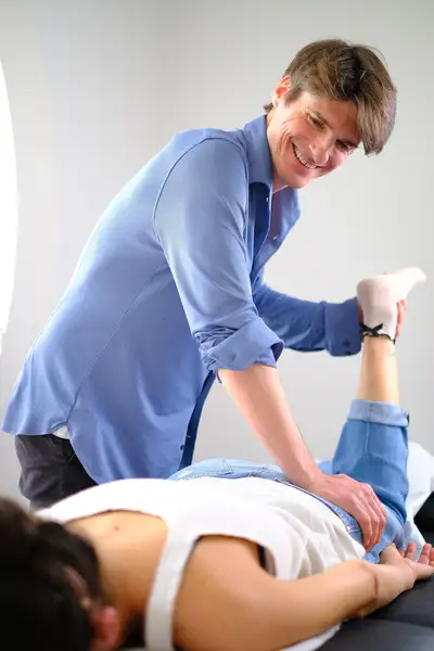 Séance d'ostéopathie à Bordeaux avec Photo de Martin Vanderkam, ostéom